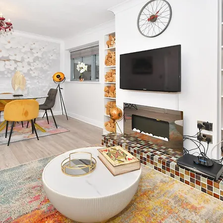Townhouse @ Aboyne Close Birmingham