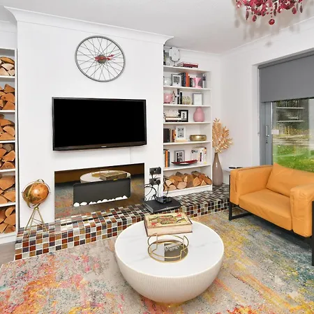 Townhouse @ Aboyne Close * Birmingham